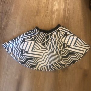 Black  white geometric pattern elastic waist skirt